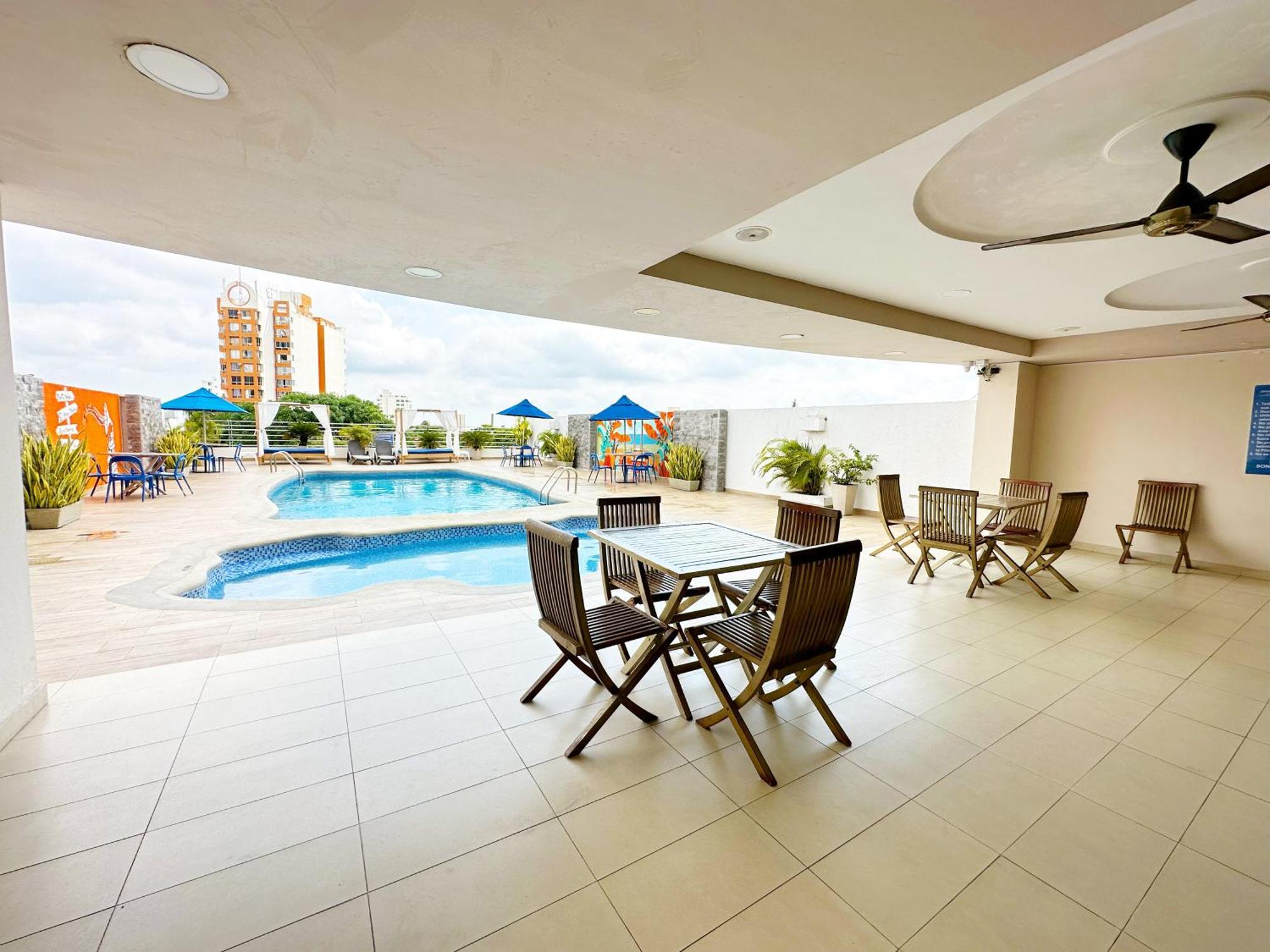 Hotel Howard Johnson By Wyndham Barranquilla Versalles Exterior foto